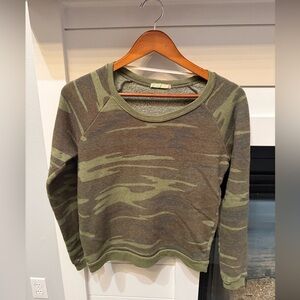 Camouflage alternative Earth women’s size small Green Women's Sweater